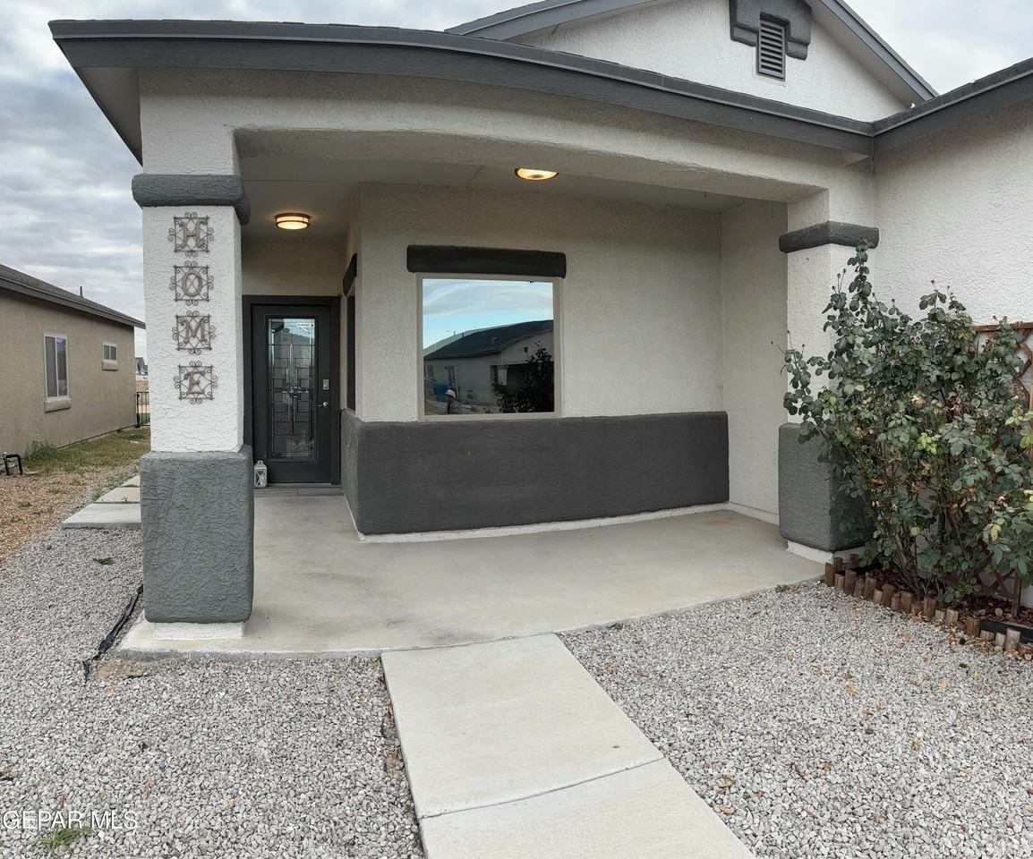 10129 Red Valley St - Photo 3 of 16