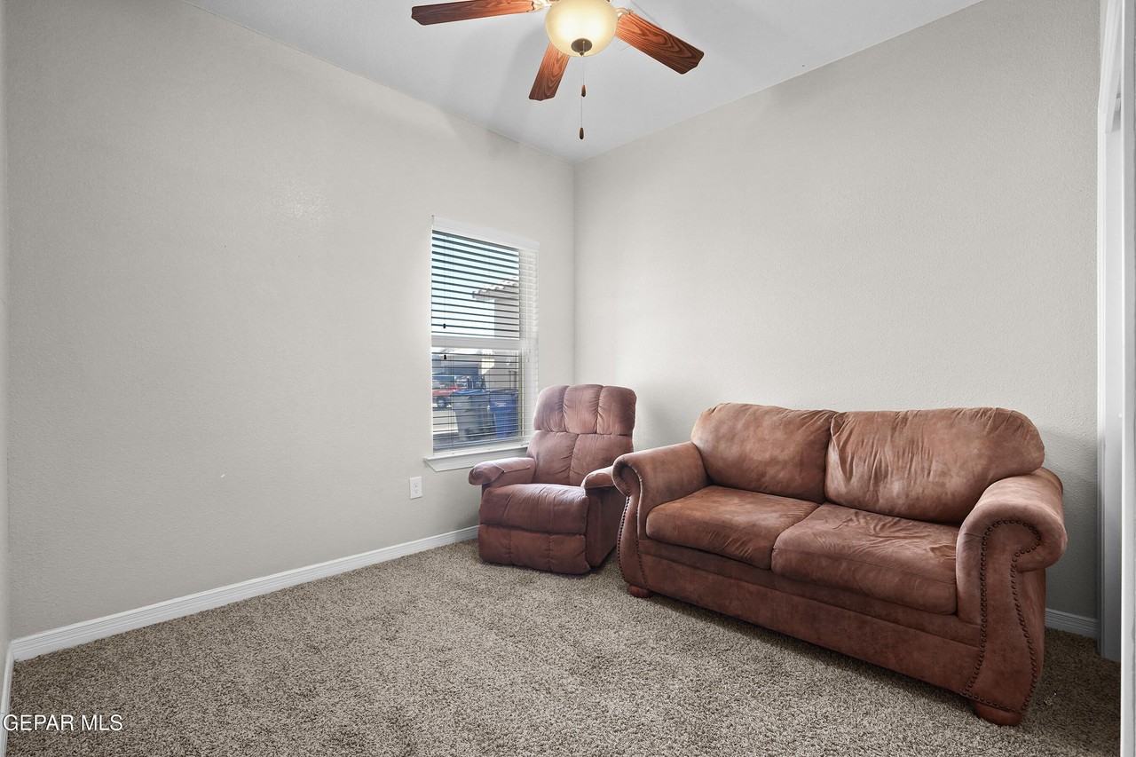 3637 Grand Cayman Ln - Photo 6 of 32