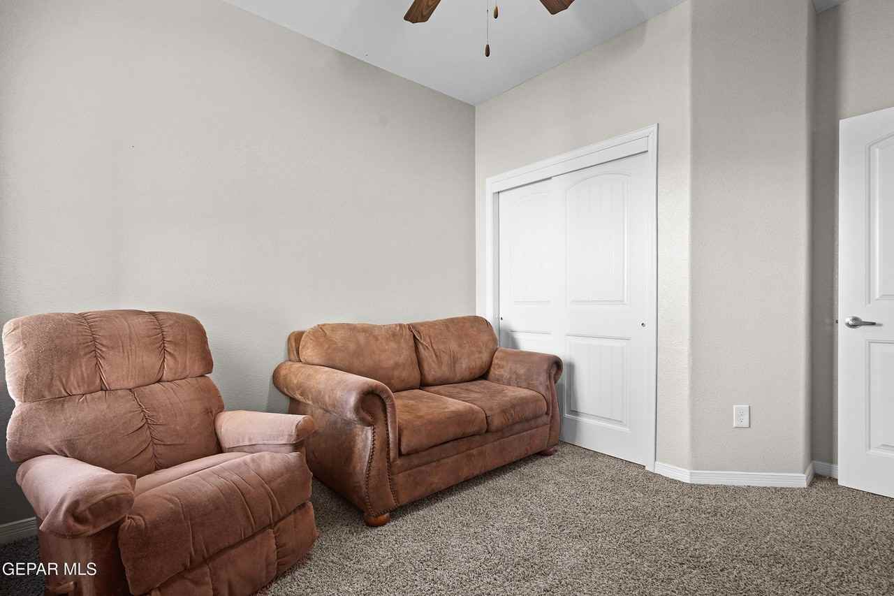 3637 Grand Cayman Ln - Photo 7 of 32