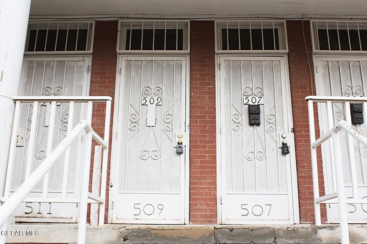 507 W Missouri Ave - Photo 2 of 10