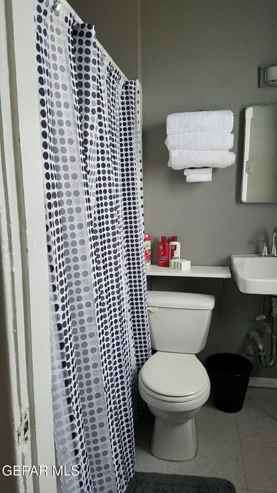 507 W Missouri Ave - Photo 7 of 10