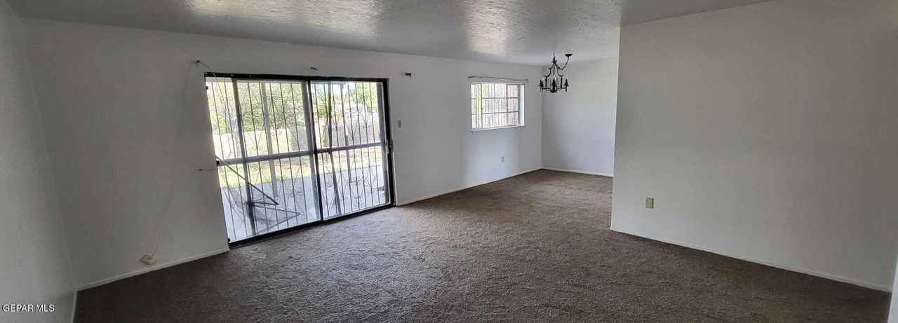 404 San Saba Rd - Photo 3 of 17