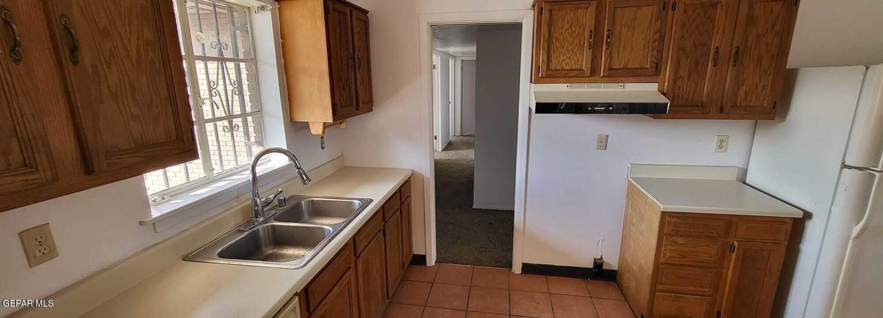 404 San Saba Rd - Photo 4 of 17