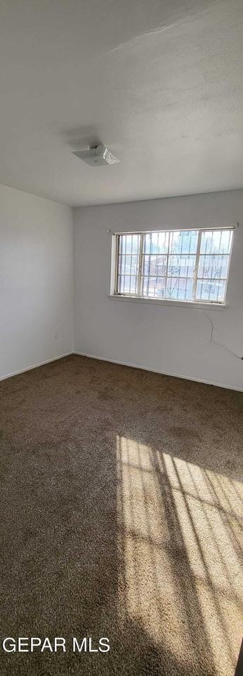 404 San Saba Rd - Photo 6 of 17