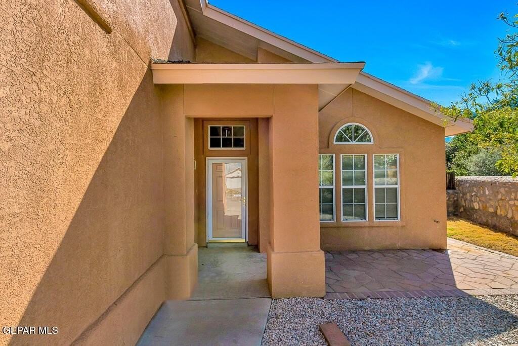 10917 Loma Alta Ln - Photo 4 of 50