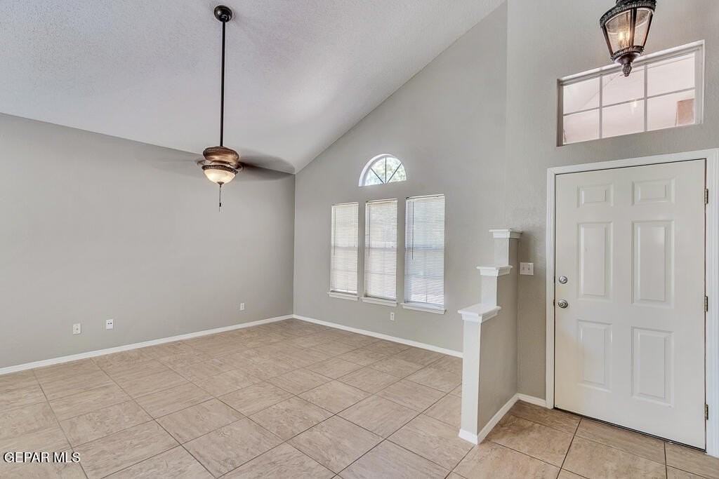 10917 Loma Alta Ln - Photo 5 of 50