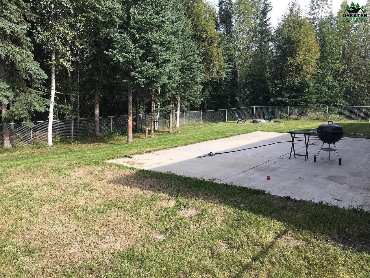 2390 Staley Ave - Photo 3 of 14