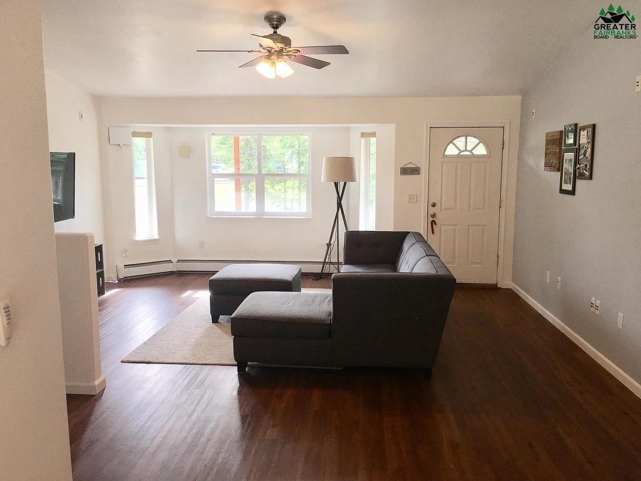 2390 Staley Ave - Photo 6 of 14