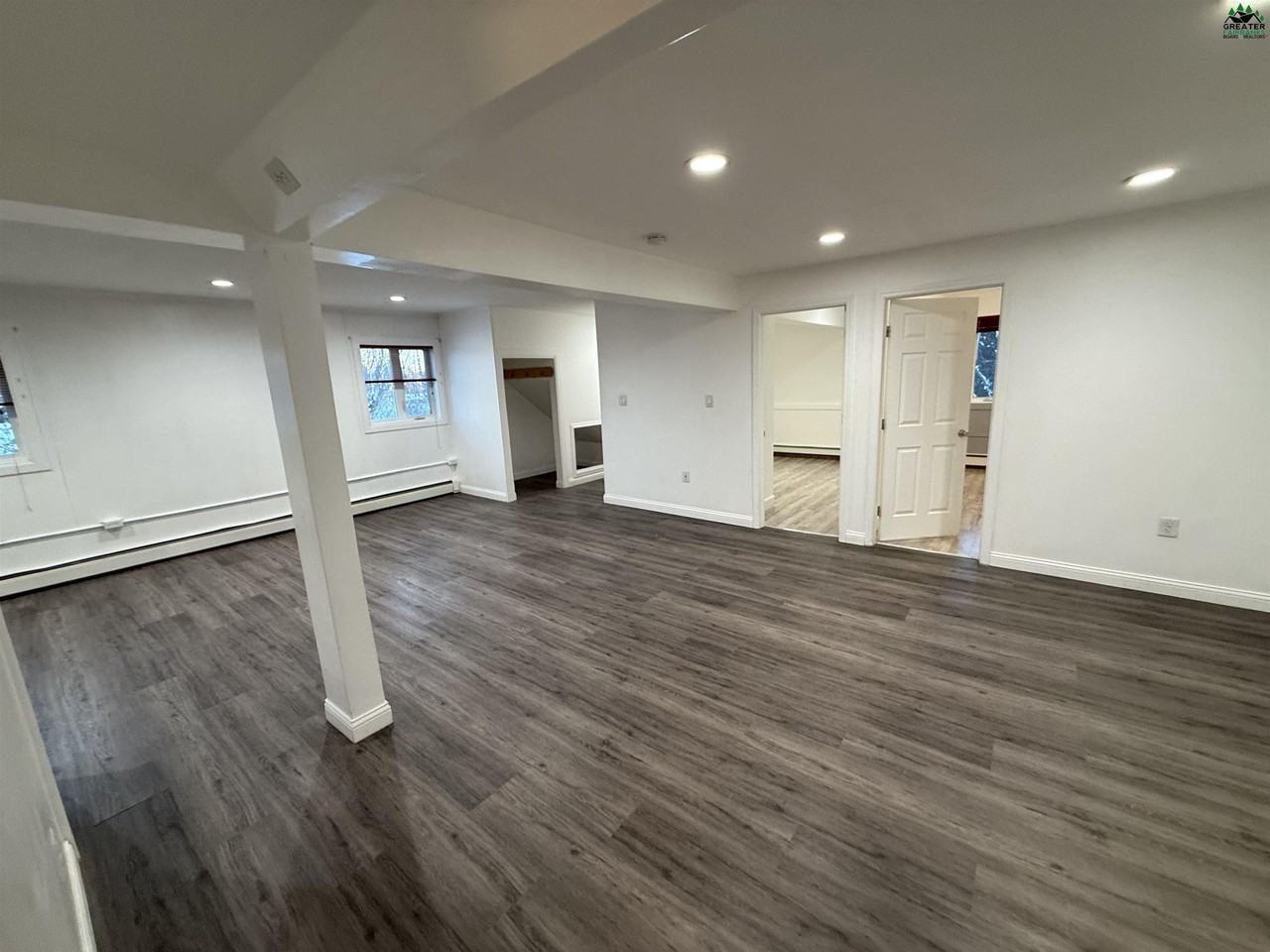 1315 Ballaine Rd Apt B - Photo 3 of 12