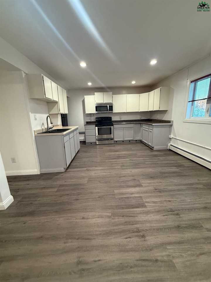 1315 Ballaine Rd Apt B - Photo 6 of 12