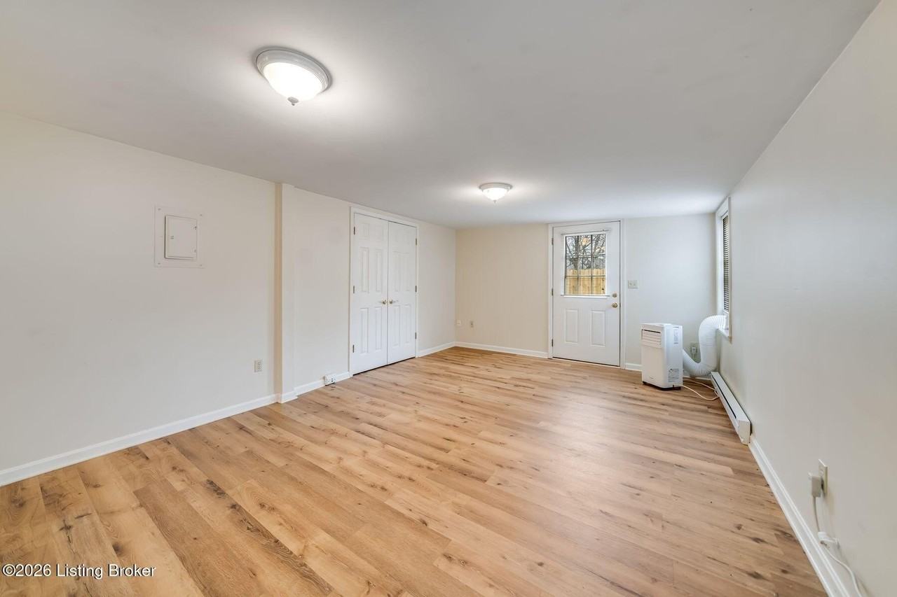 1612 Ellwood Ave Apt 1 #1REAR - Photo 5 of 24