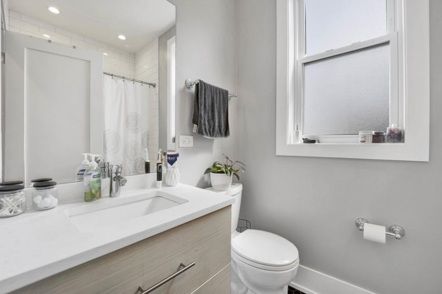 2519 W Altgeld St - Photo 6 of 10