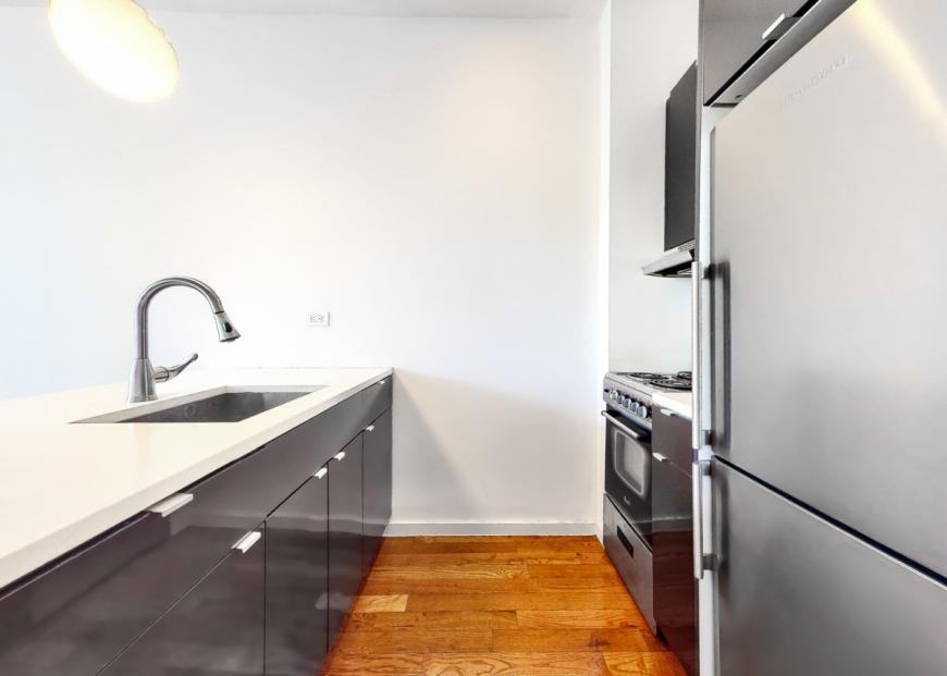 300 Lincoln Rd - Photo 5 of 9