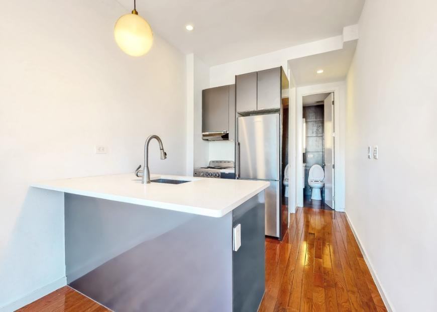 300 Lincoln Rd - Photo 6 of 9