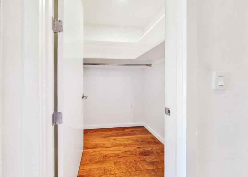 300 Lincoln Rd - Photo 7 of 9