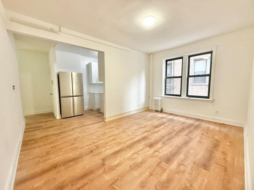 4329 39th Pl - Photo 3 of 7