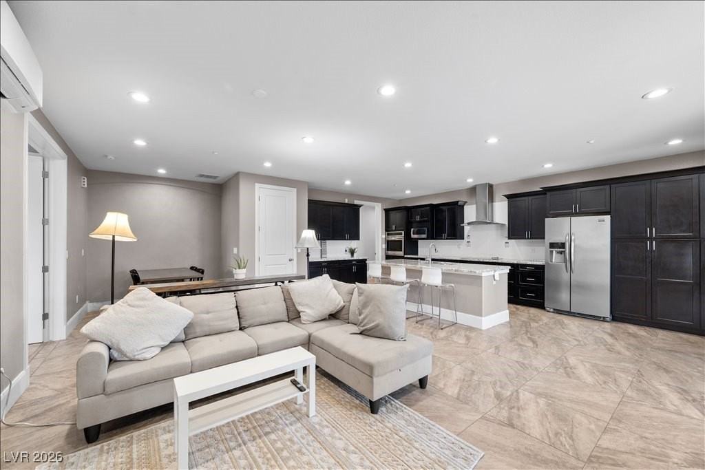 7140 La Cienega St #AB - Photo 5 of 34