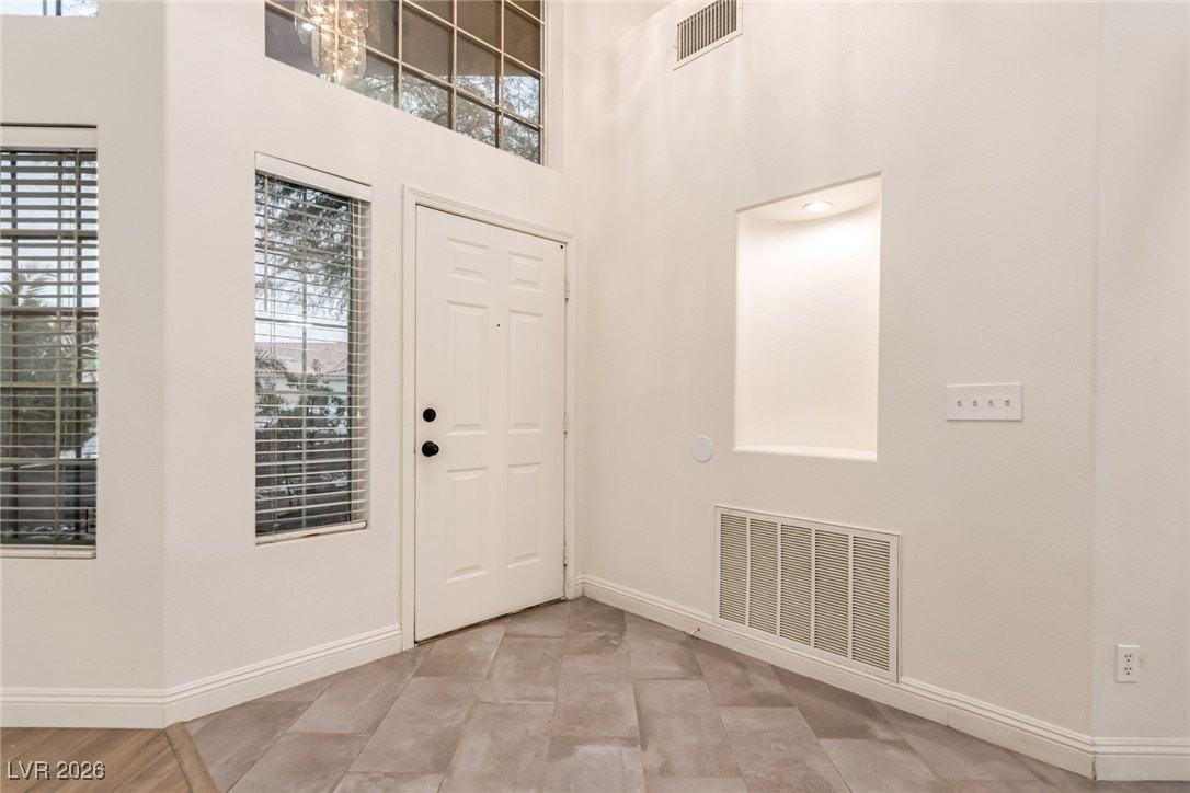 3741 Grand Viewpoint Ct - Photo 7 of 36