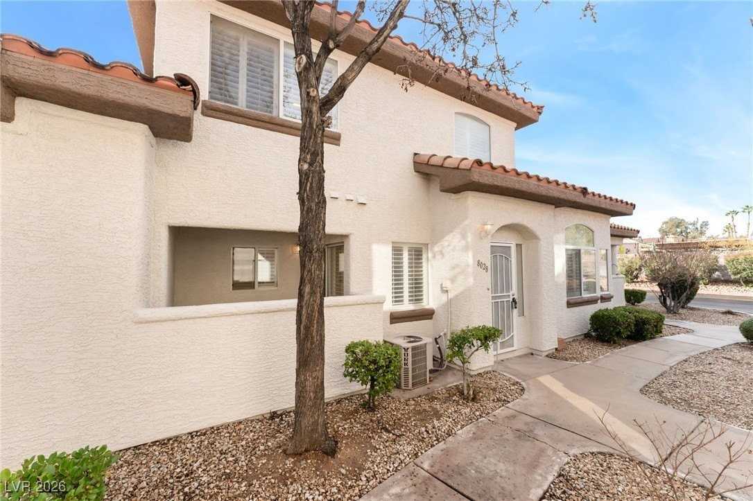 8028 Desire Ave - Photo 3 of 26