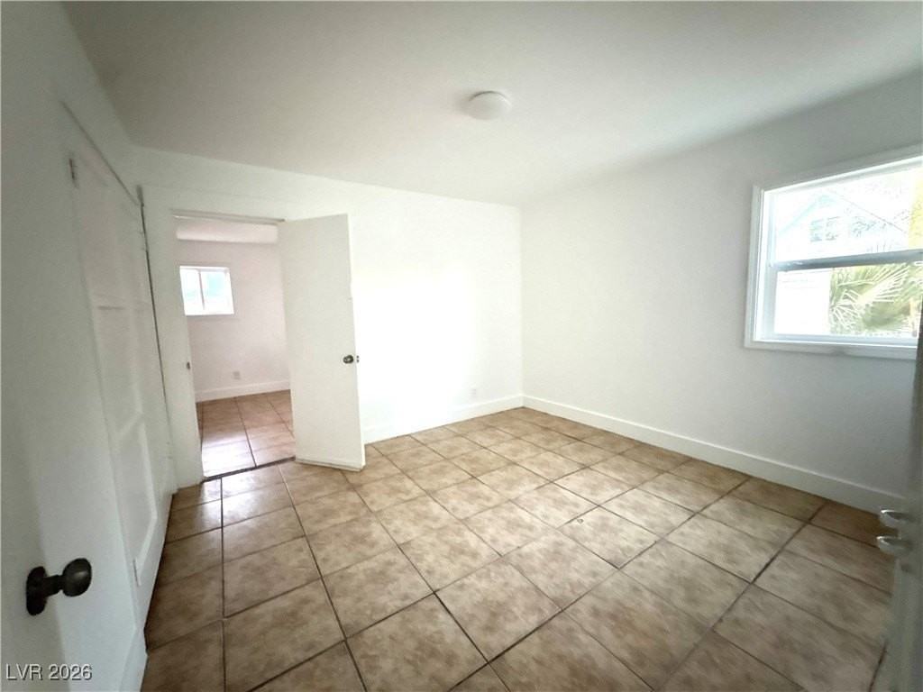 1301 Bracken Ave - Photo 6 of 8