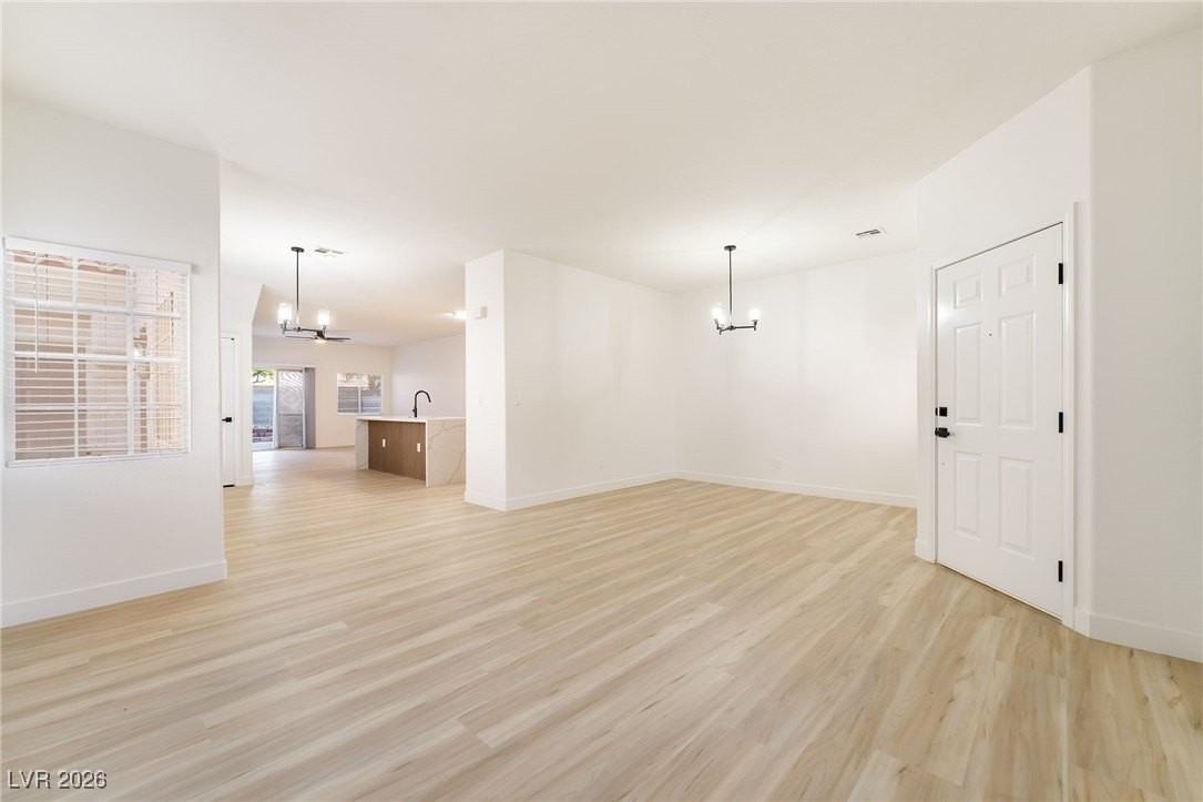 5980 Gentleslope St - Photo 6 of 38