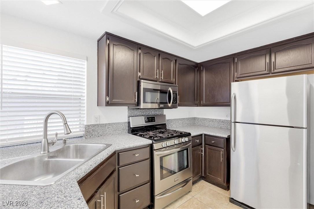 7600 Beverly Hills Dr - Photo 3 of 36