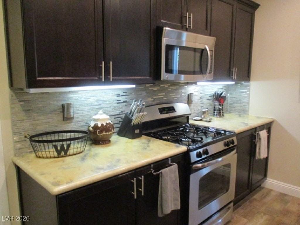 3925 Jamison Park Ln - Photo 7 of 31