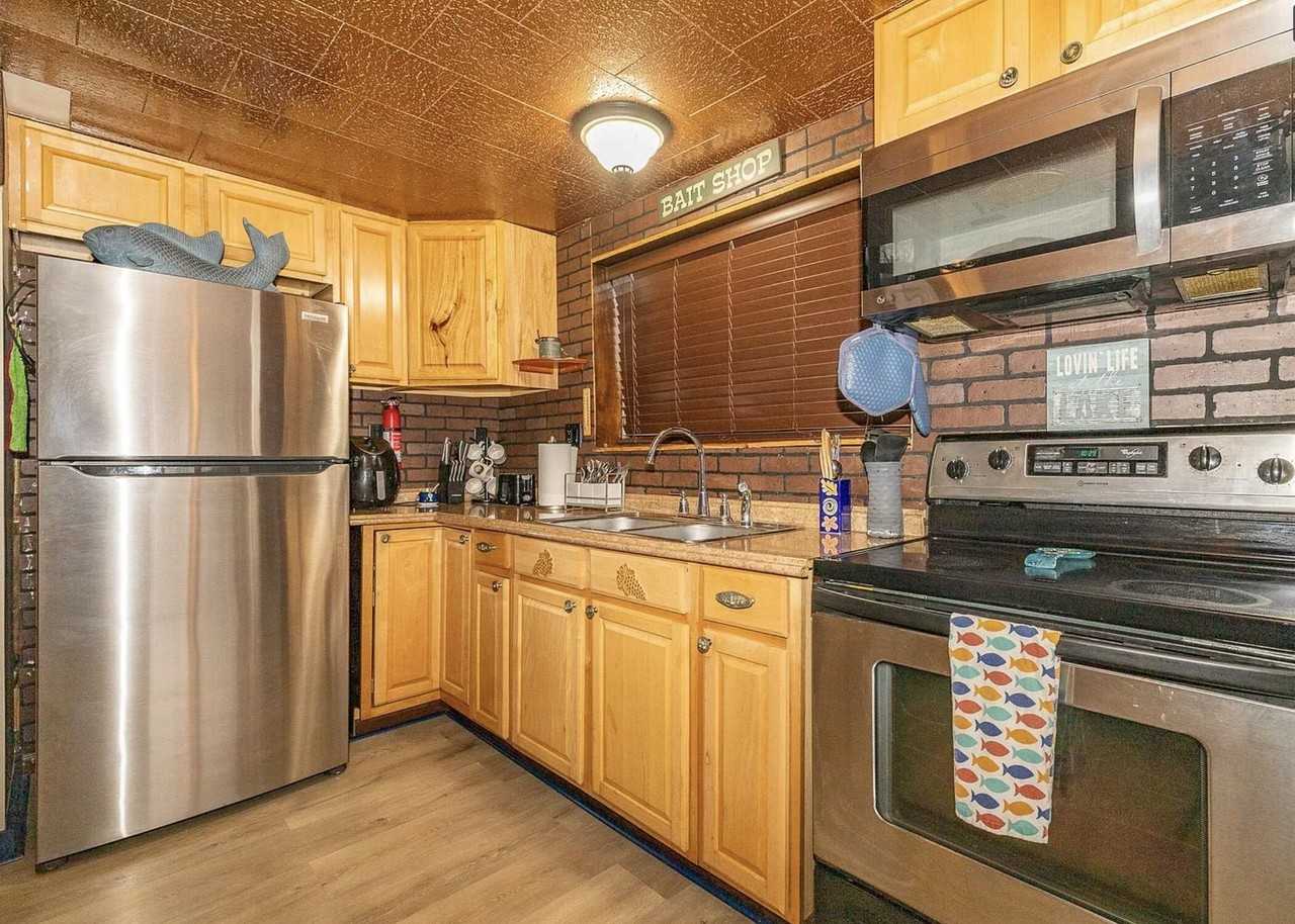 2555 Melvin Rd - Photo 5 of 19