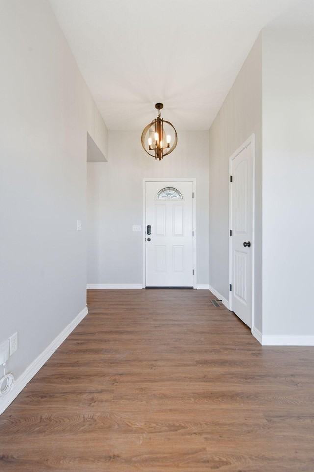 205 E Lapis Ave - Photo 3 of 26