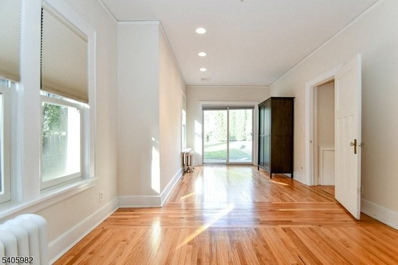 133 Pine Grove Ave - Photo 6 of 12