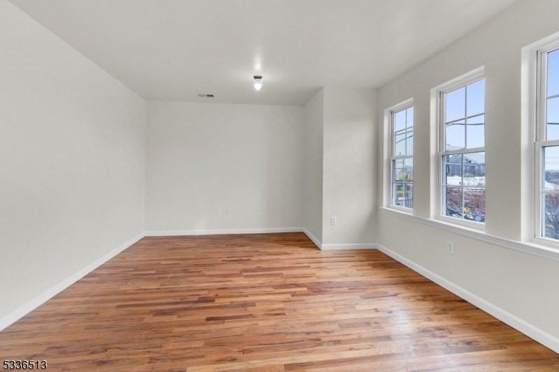 353 New St - Photo 7 of 19