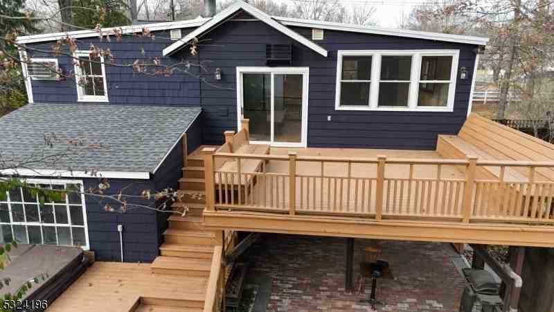 1387 Valley Rd - Photo 3 of 36