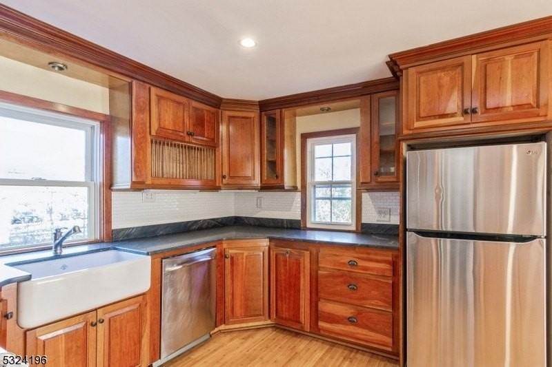 1387 Valley Rd - Photo 4 of 36