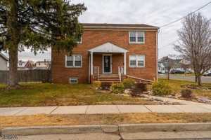 featured image of 18 Tennyson St Unit 2 #2