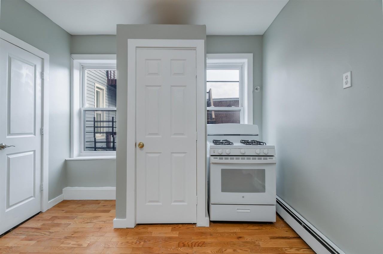 80 W 18th St - Photo 2 of 13