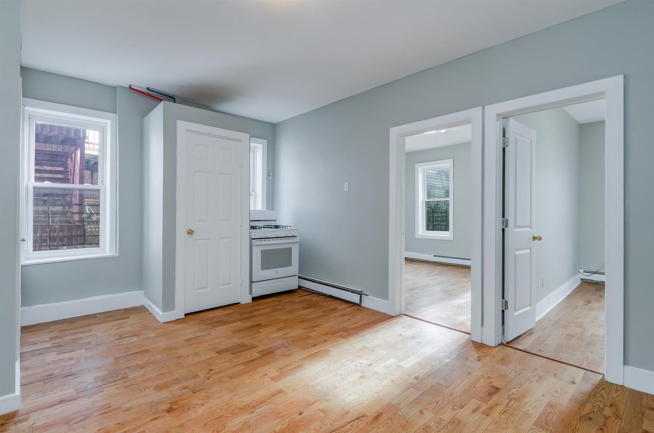 80 W 18th St - Photo 3 of 13