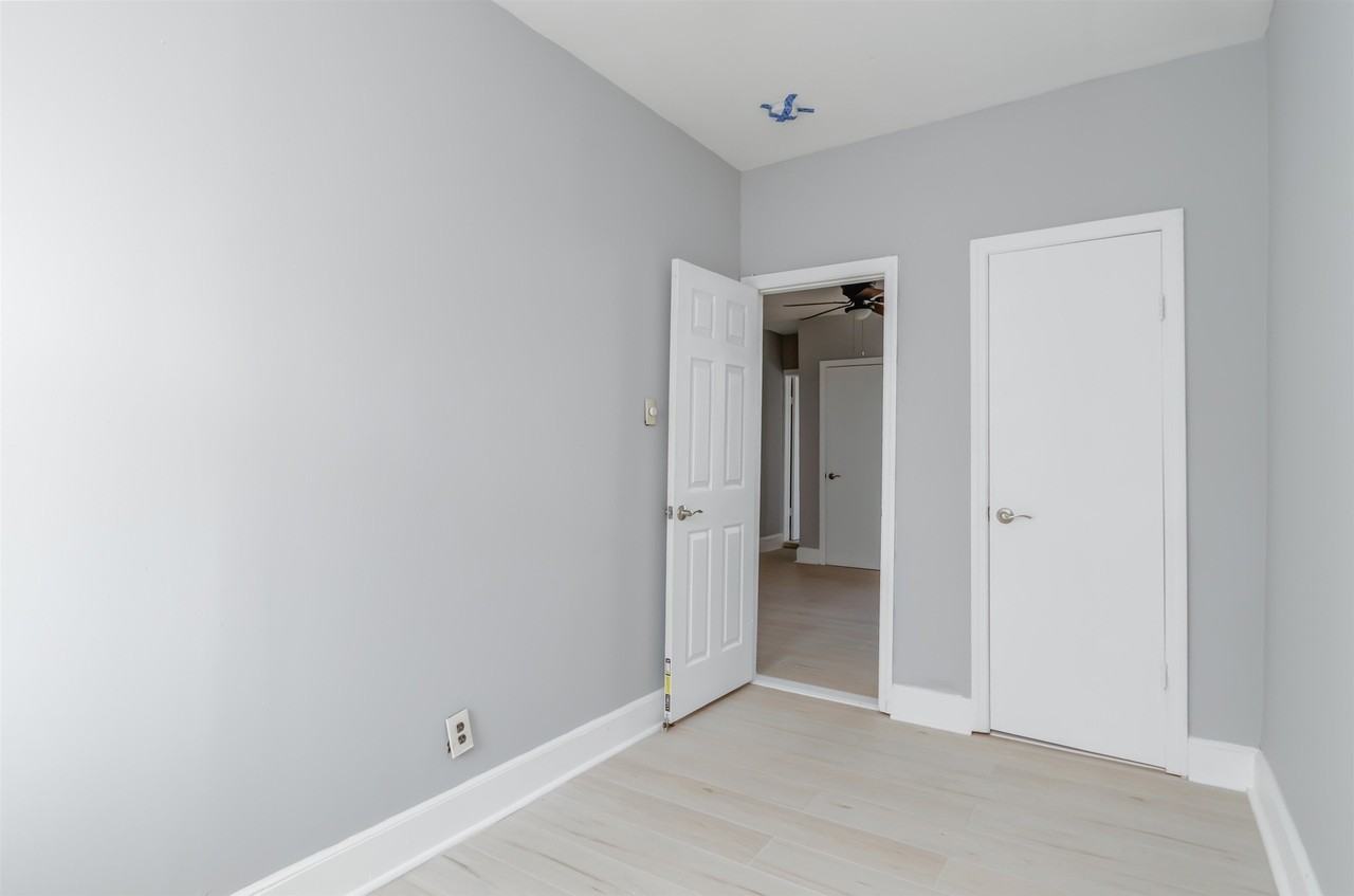 67 Andrew St - Photo 4 of 9