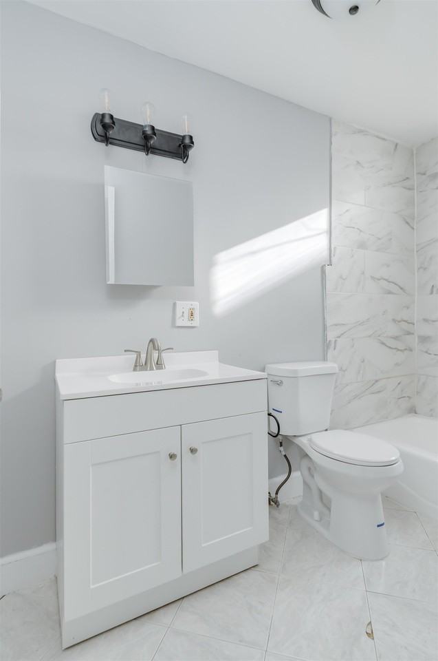 67 Andrew St - Photo 7 of 9