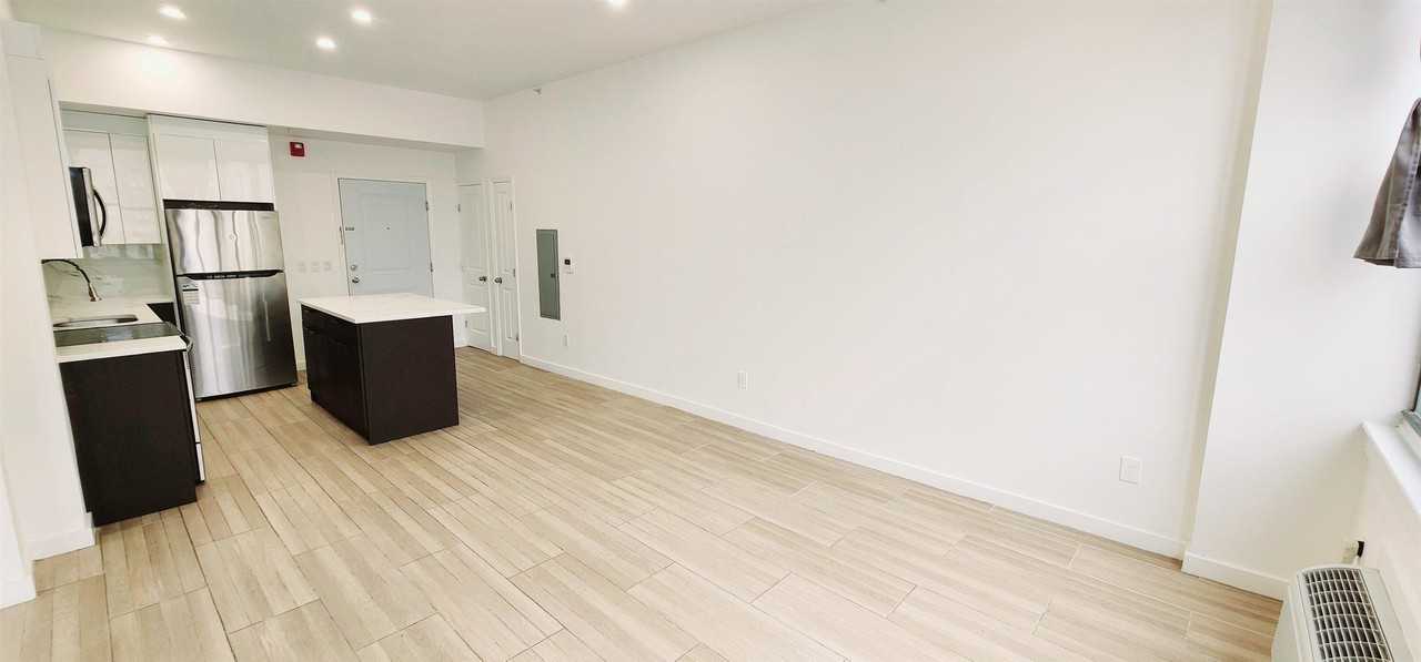 30 Howe Ave #301 - Photo 4 of 10