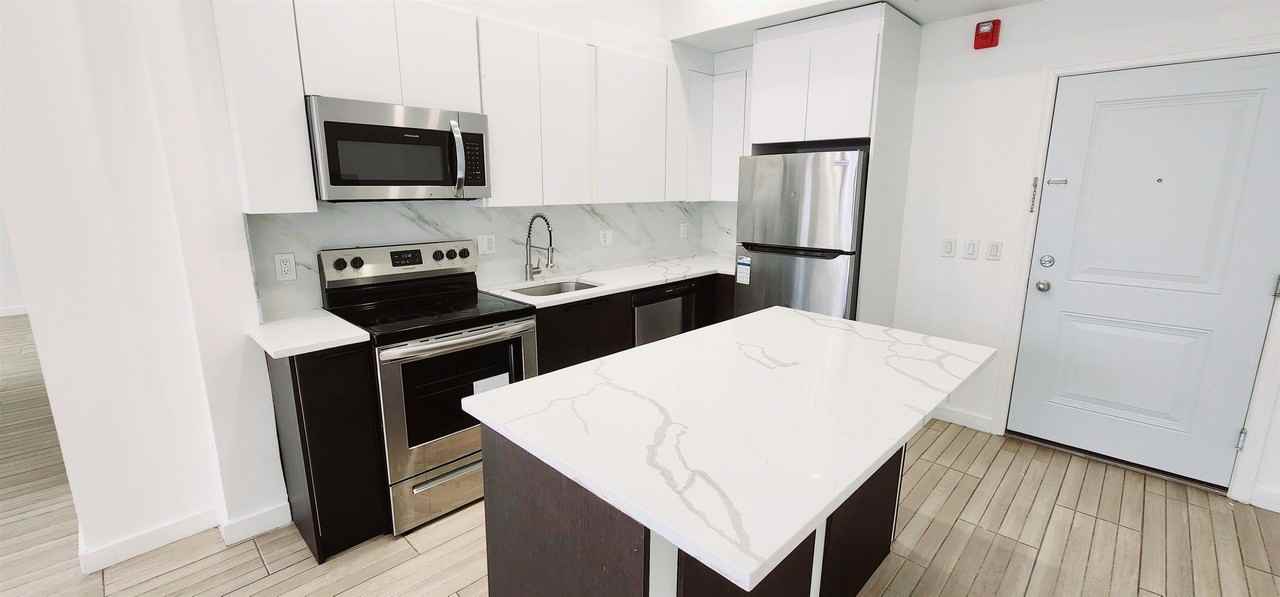 30 Howe Ave #301 - Photo 5 of 10