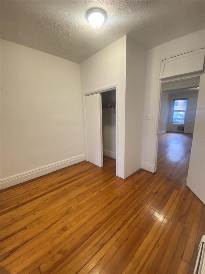 112 14th St #7 - Photo 6 of 8