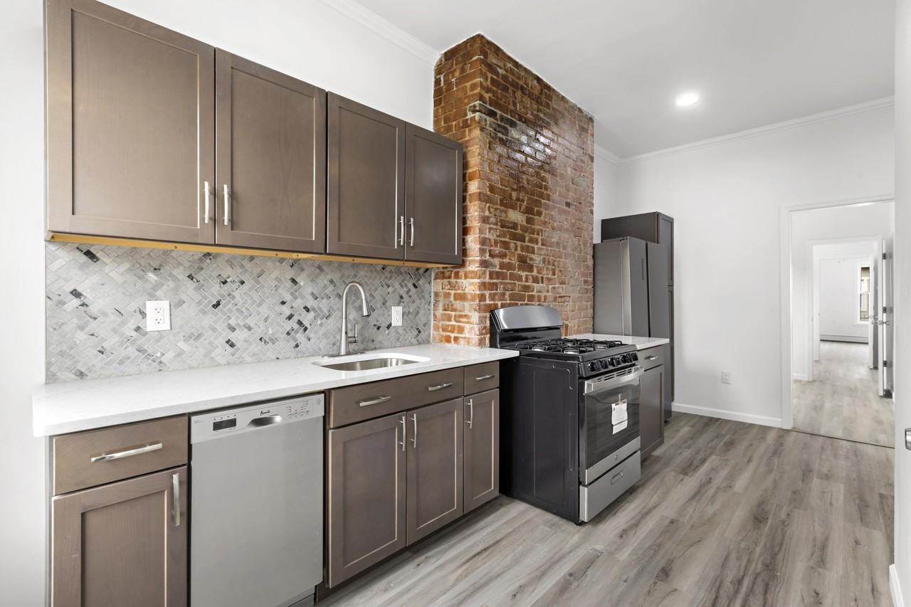 20 Saint Pauls Ave #2L - Photo 4 of 16