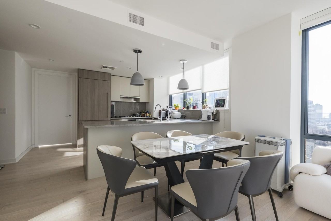 155 Bay St #1407 - Photo 5 of 28