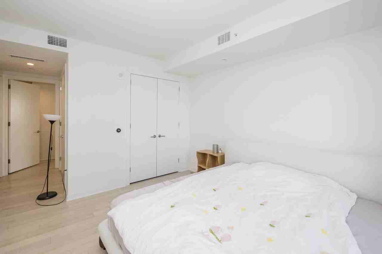 155 Bay St #1407 - Photo 6 of 28