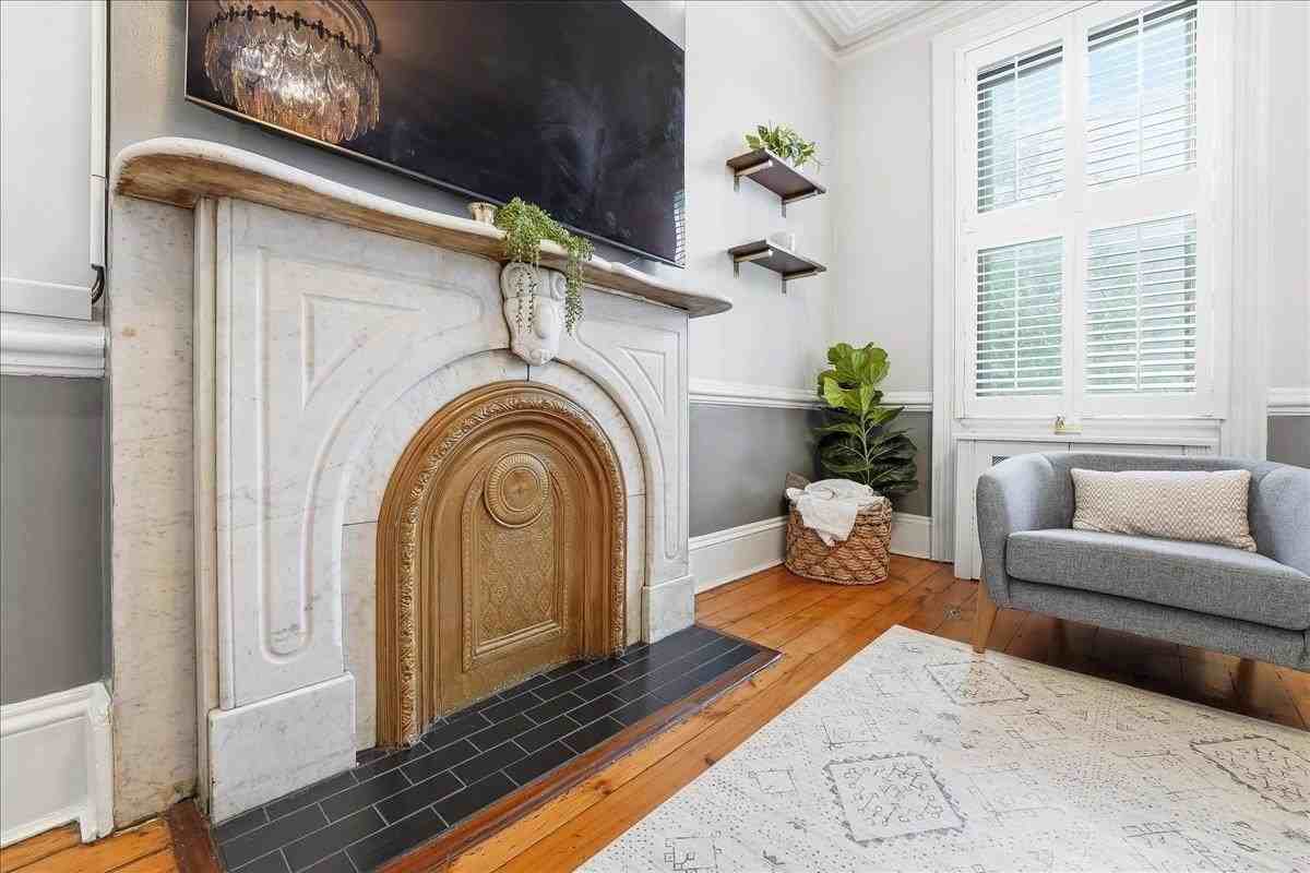 826 Washington St #2 - Photo 3 of 42