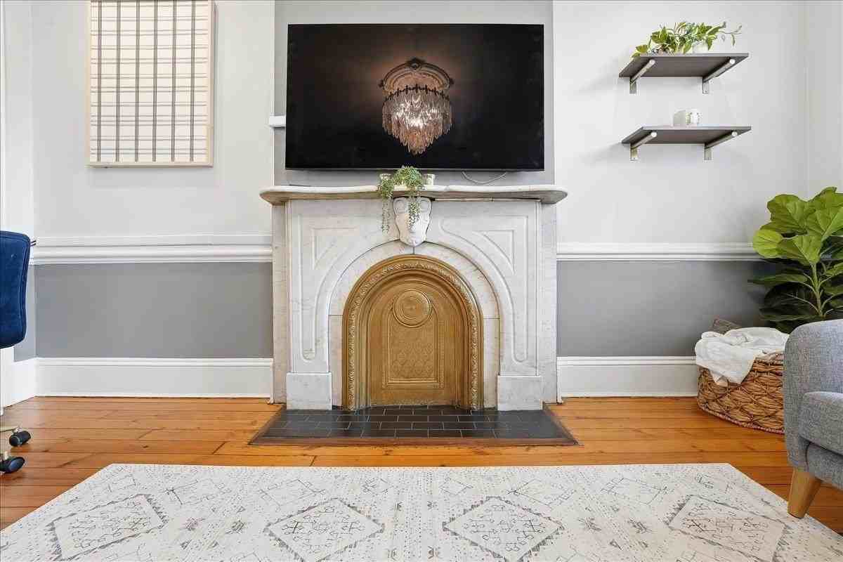 826 Washington St #2 - Photo 4 of 42