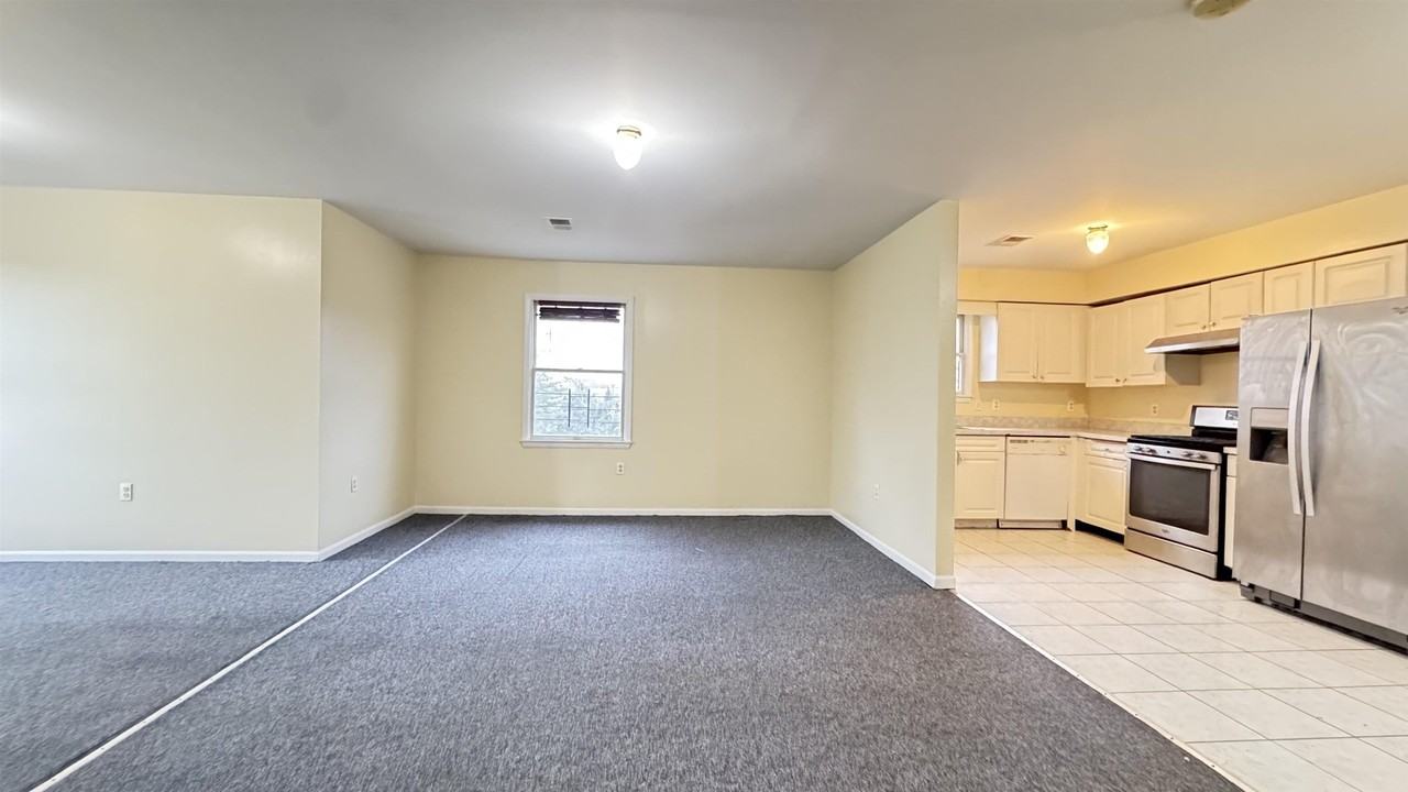 30 Elm Ct #2 - Photo 3 of 23