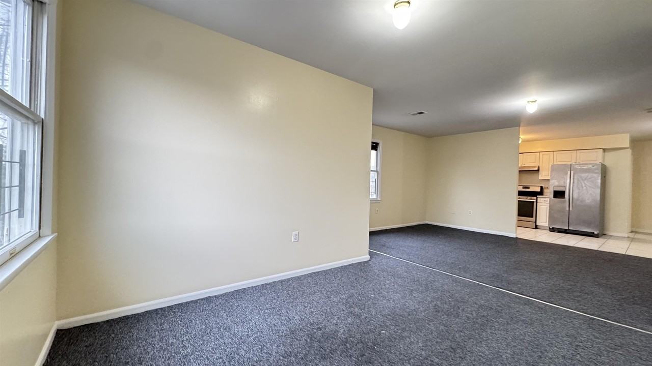 30 Elm Ct #2 - Photo 5 of 23