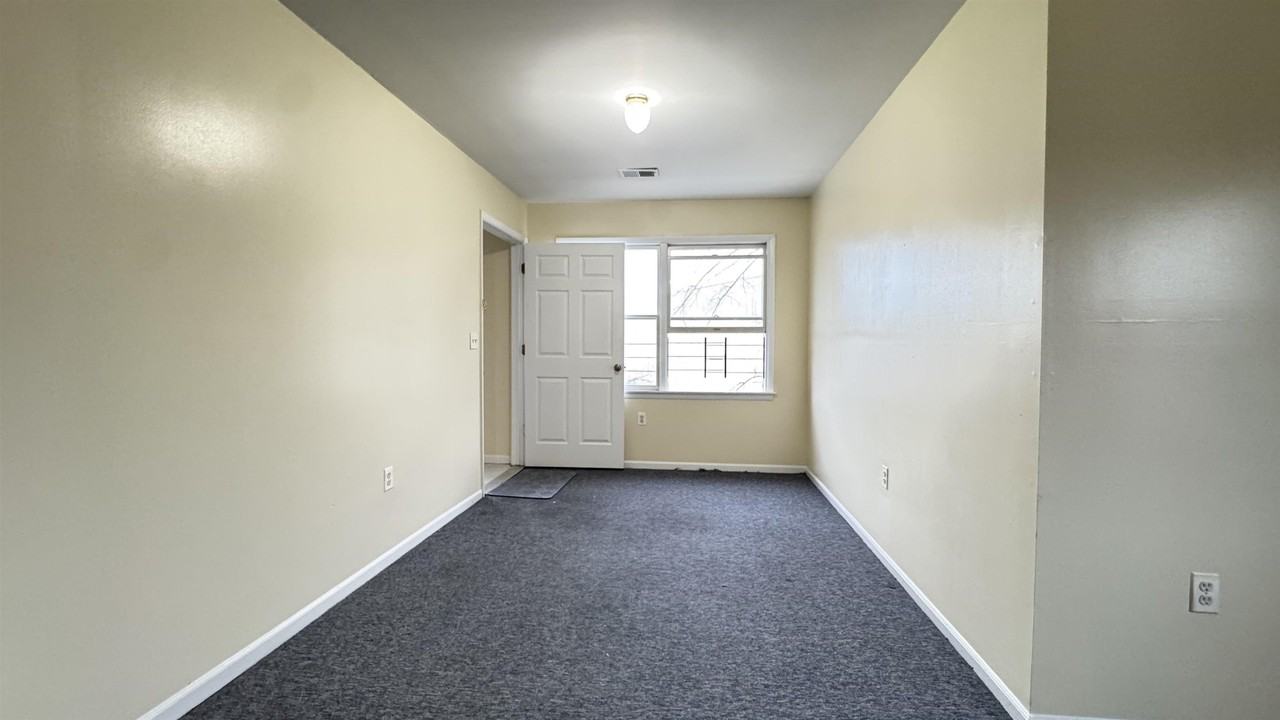 30 Elm Ct #2 - Photo 6 of 23