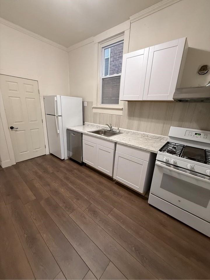 572 Gregory Ave #1 - Photo 6 of 11